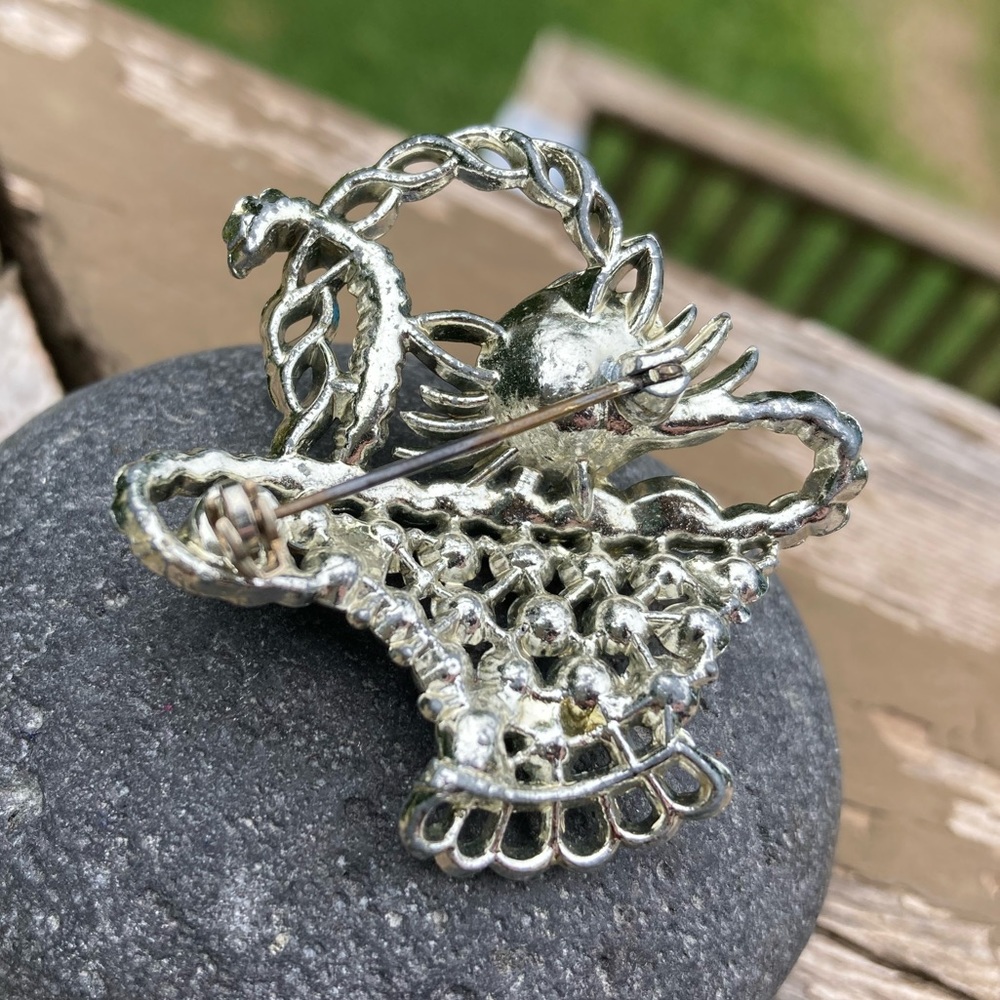 Vintage Silver Tone “Cat in a Basket” Brooch - Picture 5 of 6